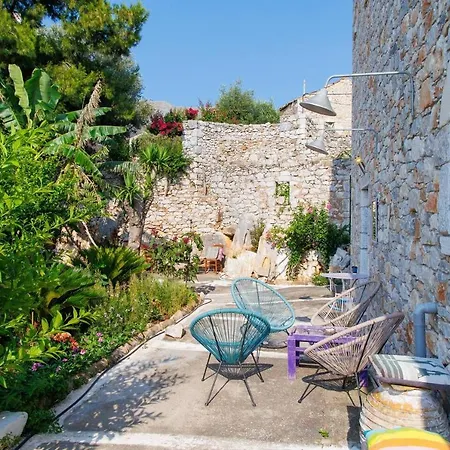 Iliana'S House - Spacious Cave House In The Center Of Areopolis Exterior photo