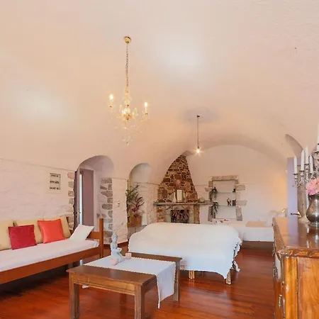 Iliana'S House - Spacious Cave House In The Center Of Areopolis Exterior photo