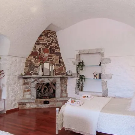 Iliana'S House - Spacious Cave House In The Center Of Areopolis Exterior photo