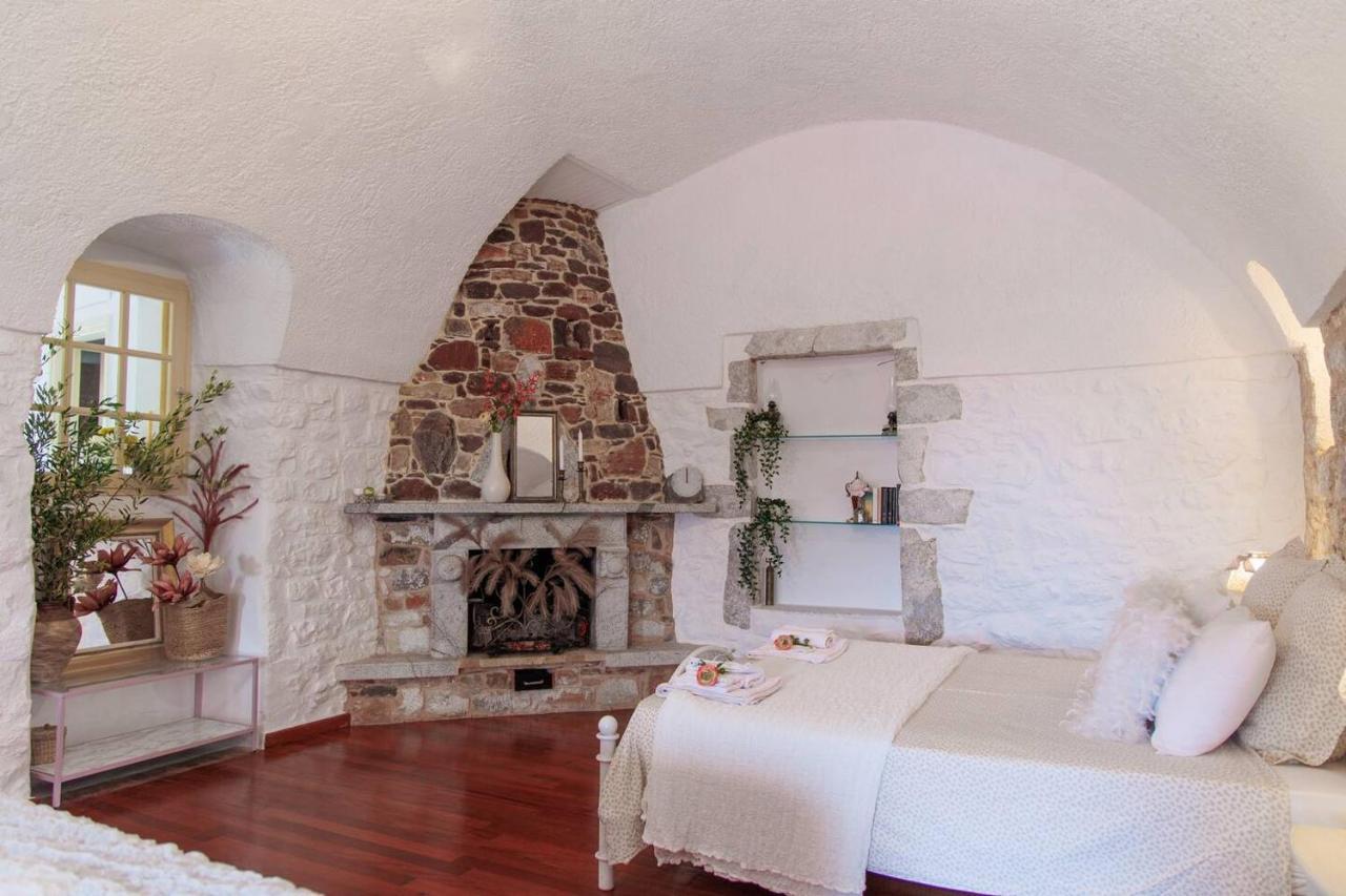 Iliana's House - Spacious Cave House In The Center Of Areopolis Apartment *